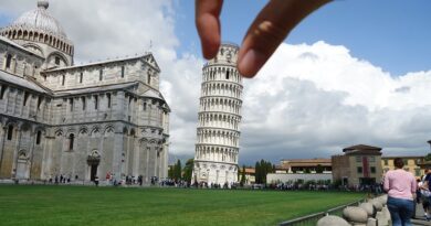 A Torre de Pisa está menos inclinada
